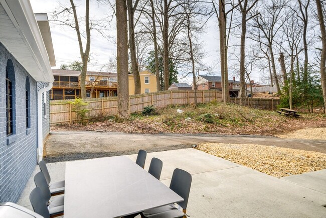 Building Photo - 5123 Boulder Dr