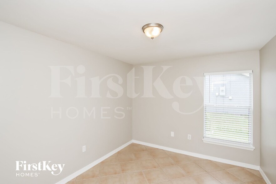 Building Photo - 374 Stendal Rd NW