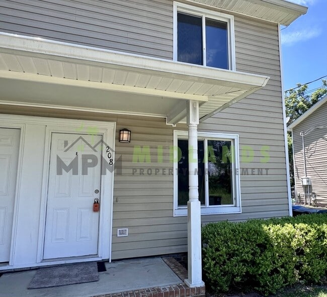 Building Photo - 208E S. Cromwell St.