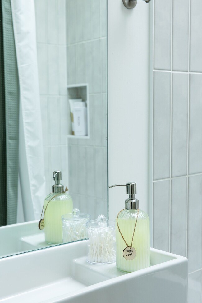 Building Photo - 507 S Park Dr