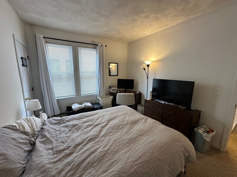 Building Photo - 58 Mansfield St