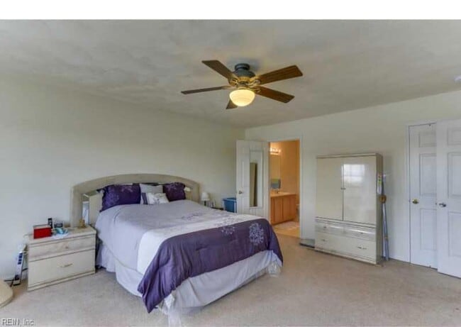 Building Photo - 5236 Summer Crescent