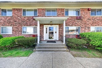 Building Photo - 810 Blooming Grove Turnpike