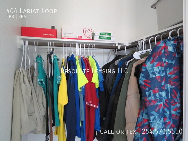 Building Photo - 404 Lariat Lp