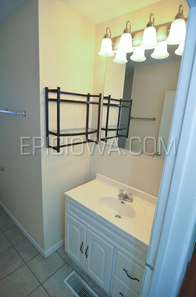 Building Photo - 1398 12th St