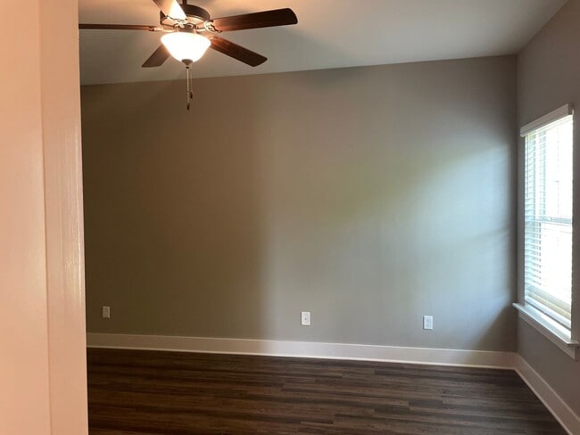 Building Photo - 3 Bedroom Home With Spacious Garage and Fenced Backyard!