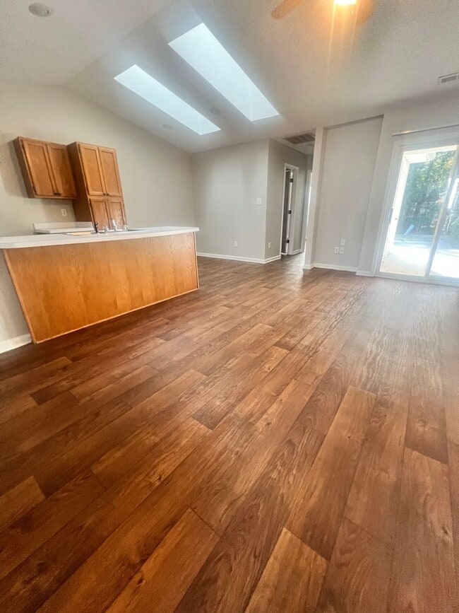 Building Photo - Paddock Place Apartments