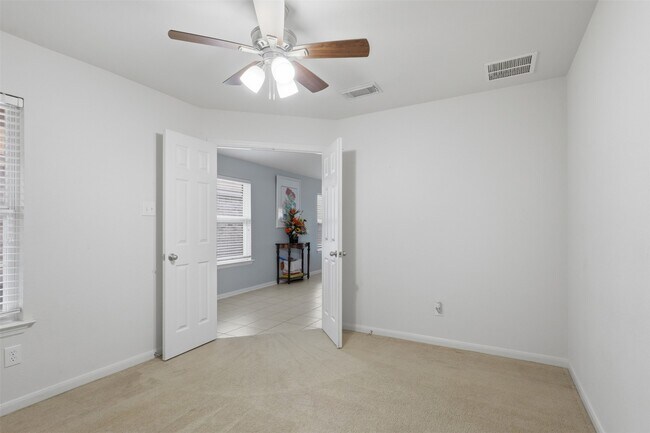 Building Photo - 6810 Jasmine Arbor Ln