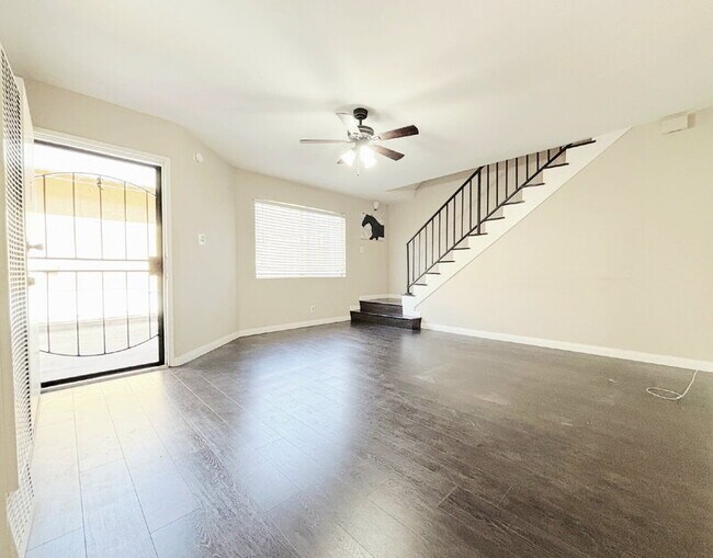 Building Photo - 1343 W 36th St