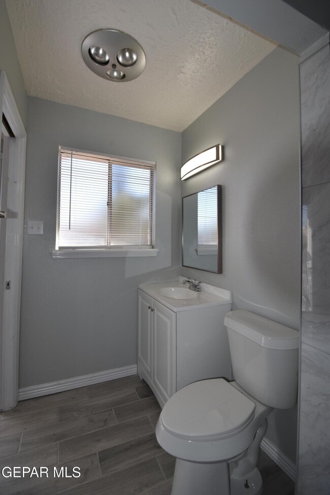 Building Photo - 1624 Vista Real Dr