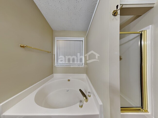 Building Photo - 5296 Under Way