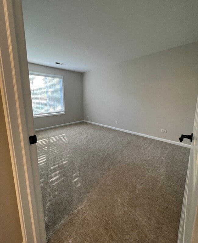 Building Photo - 7 Ashbury Ln E