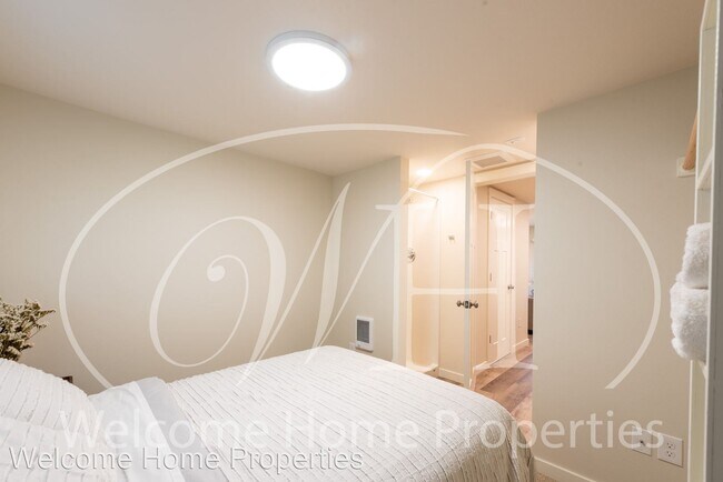 Building Photo - 205 Woodland Ave