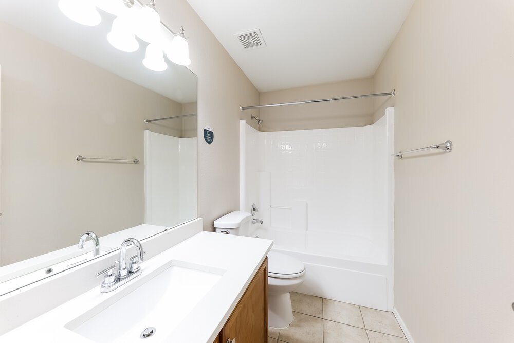 Building Photo - 16255 N 158th Dr