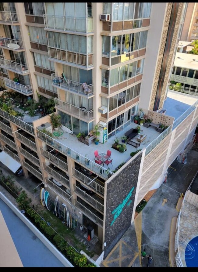 Building Photo - 2415 Ala Wai Blvd