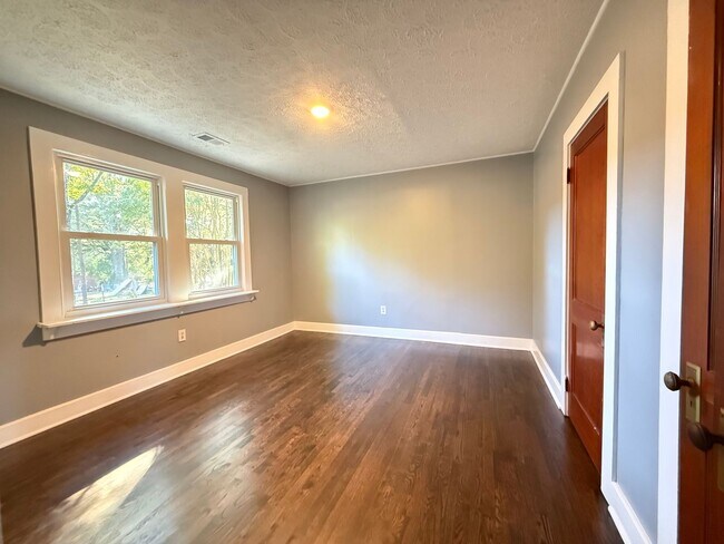 Building Photo - Charming Remodeled 3/2 in Rome, GA
