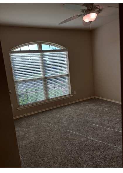 Building Photo - 18400 Agua Dr