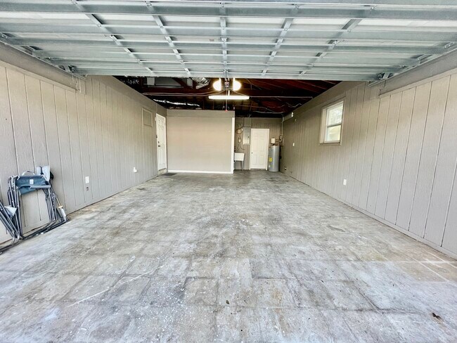 Building Photo - 1732 Bellemeade Dr