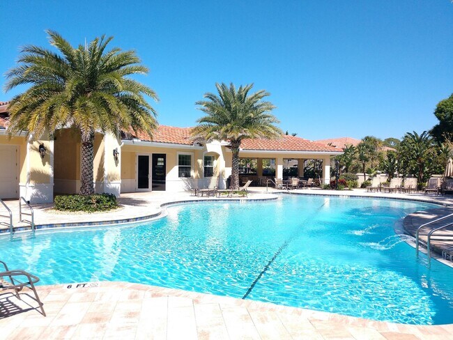 Building Photo - Impressive Annual Unfurnished Condo with C...