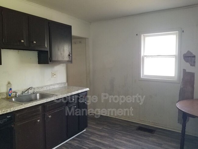 Building Photo - 109 Chestnut St