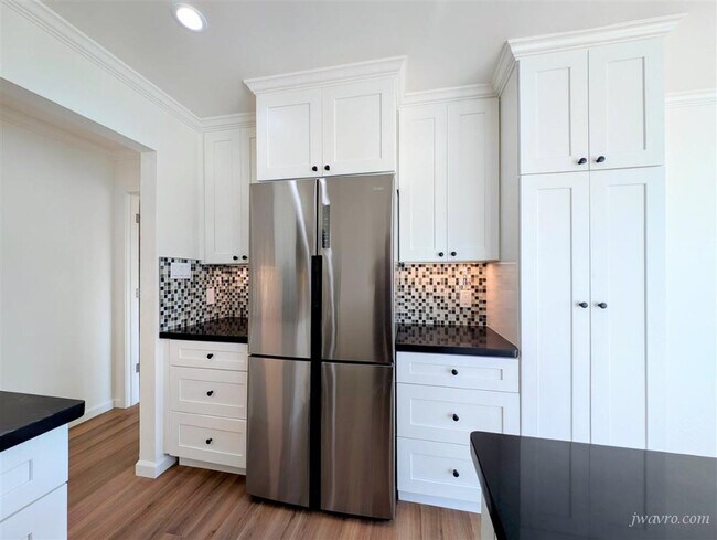 Building Photo - 3044 Franklin St