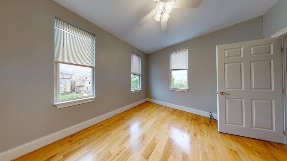 Building Photo - 2209 Eutaw Pl