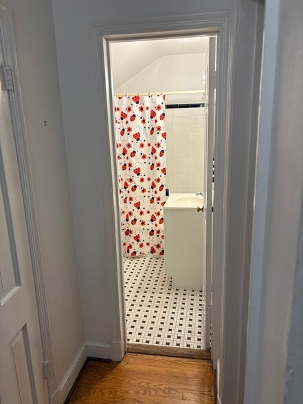 Building Photo - 22 Kentbury Way