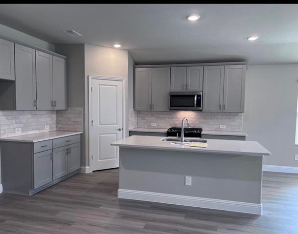Building Photo - 601 Huntley Dr