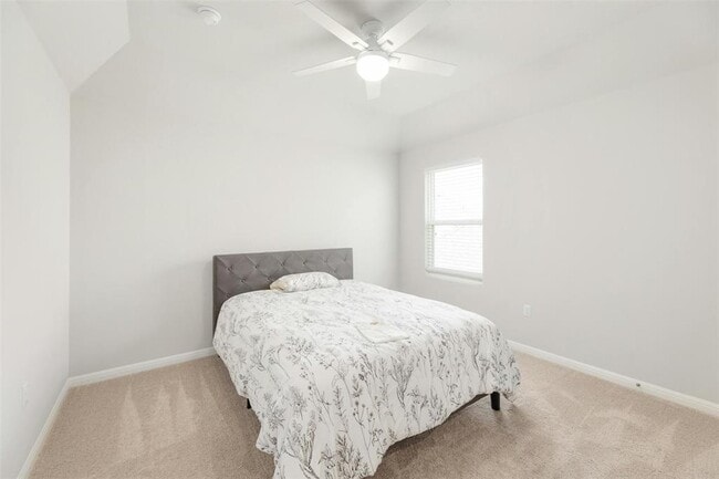 Building Photo - 6805 Covina Ln