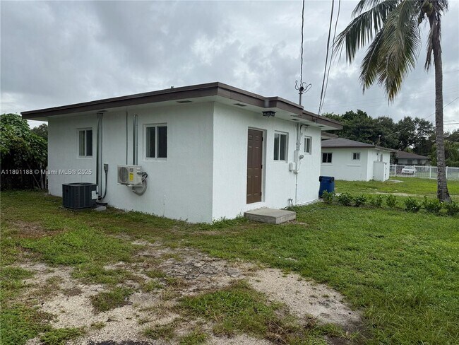 Primary Photo - 800 NW 96th St