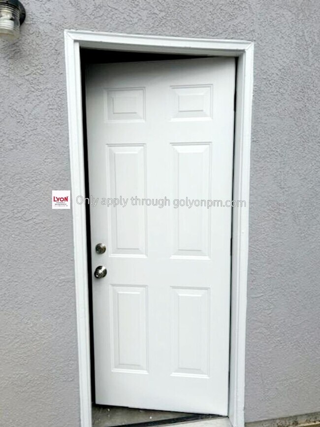 Building Photo - Cute and Cozy Home in Antelope!!!