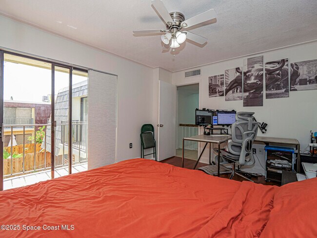 Building Photo - 1170 6th Ave