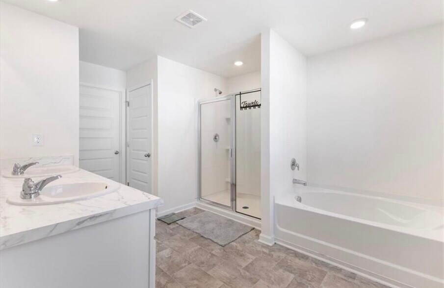 Building Photo - 179 Hampton Cir