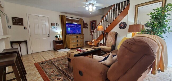 Building Photo - 17018 Water Oak Dr