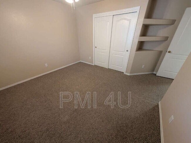 Building Photo - 9800 Kokopelli Dr NW