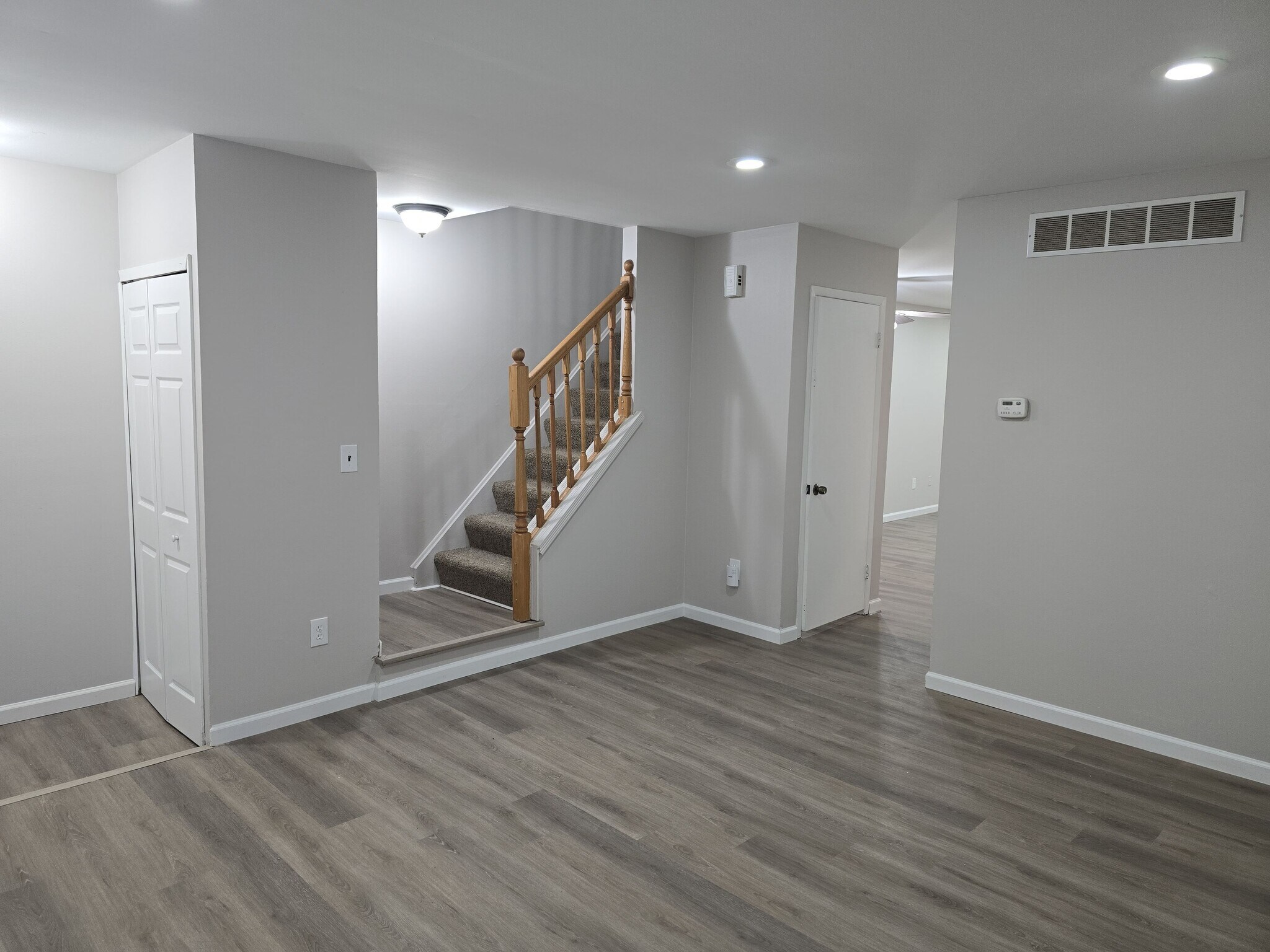 Building Photo - 38177 Jamestown Dr