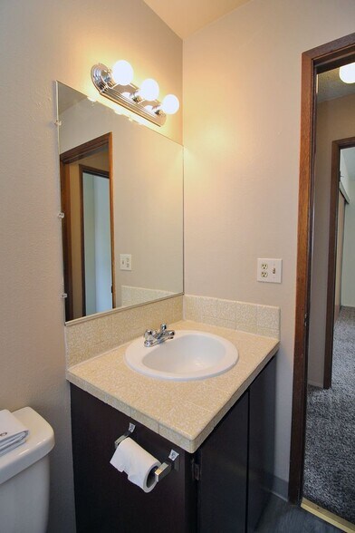 Building Photo - 2642-2642 SE 125th Ave