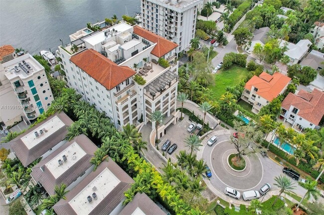 Building Photo - 3535 Hiawatha Ave