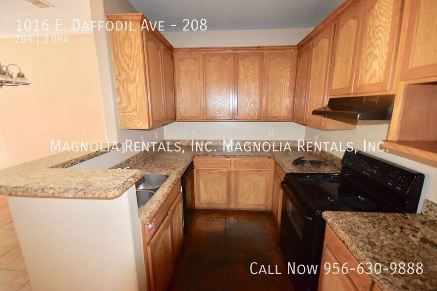 Building Photo - 1016 E Daffodil Ave