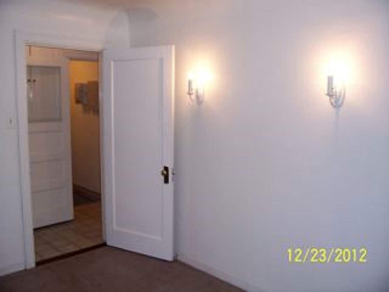 Building Photo - 1110 S 900 E