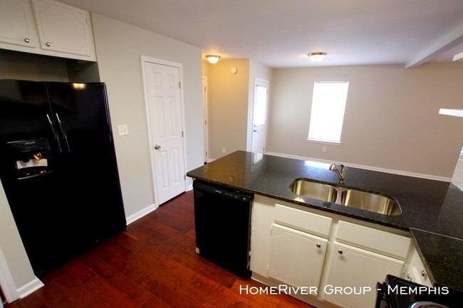 Building Photo - 6923 Parkbrook Ln