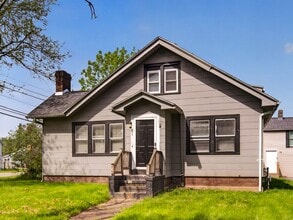 Building Photo - 81-79 Baier Drive
