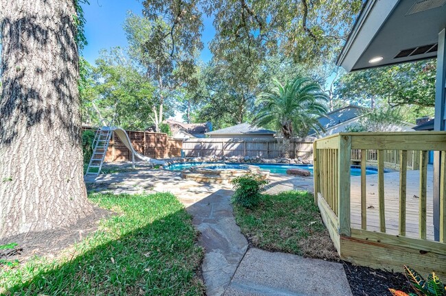 Building Photo - 3511 Tree Ln