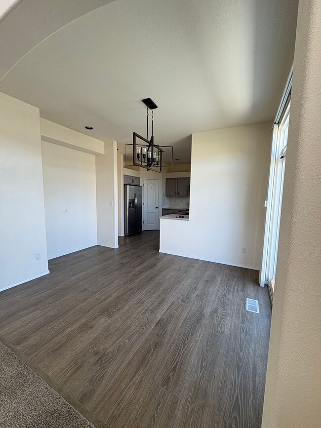 Building Photo - Stunning 2-Story 4 Bedroom Home With Finished Walk-Out Basement and Bonus Room