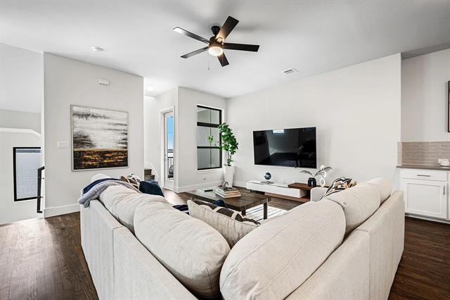 Building Photo - 804 War Admiral Dr