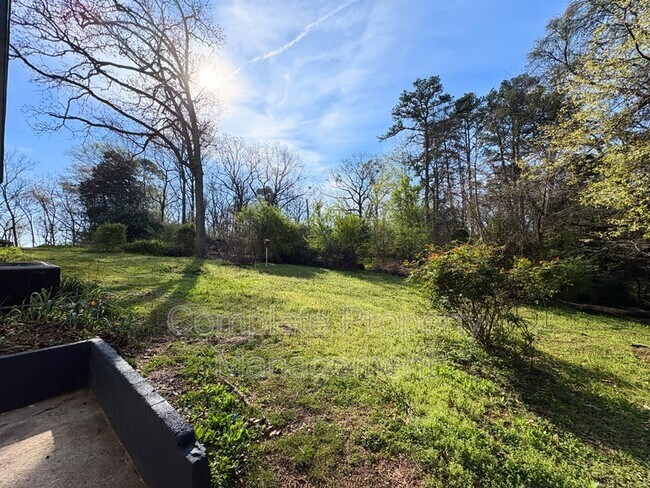 Building Photo - 2641 1st St NE