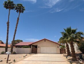 Building Photo - Resort Living in Desert Hot Springs