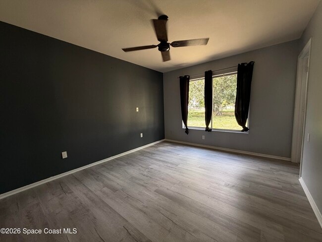 Building Photo - 1256 Dawn St NE