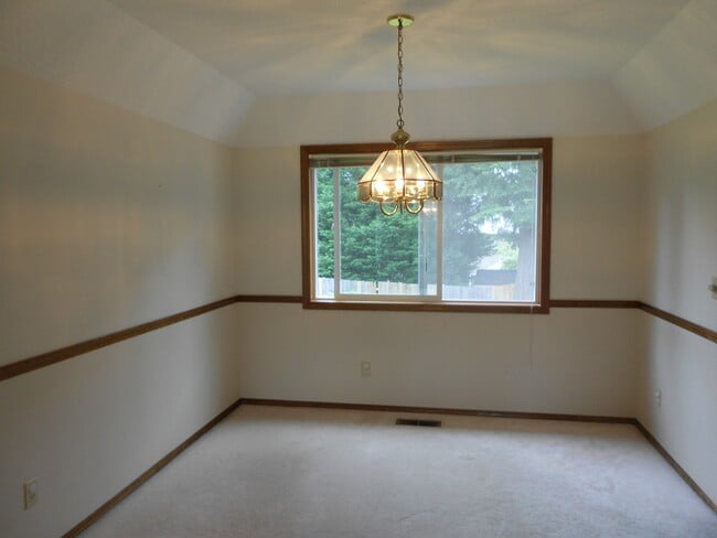 Building Photo - * Room to Roam at Hidden Springs in West L...