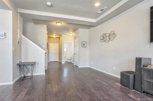 Building Photo - A Gorgeous 3 Bed 3 Bath Home in Desirable ...